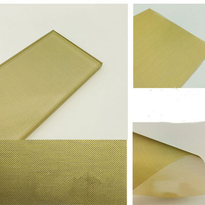 Χώρισμα από χρυσό μεταλλικό πλέγμα από πλαστικοποιημένο γυαλί