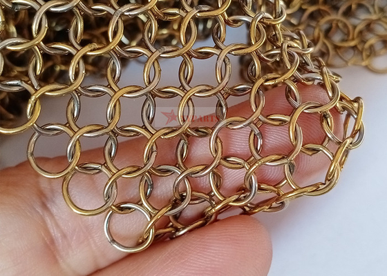 χρυσό χρώμα κουρτινών πλέγματος δαχτυλιδιών μετάλλων ανοξείδωτου 0.8x7mm που χρησιμοποιείται για το διαστημικό διαιρέτη