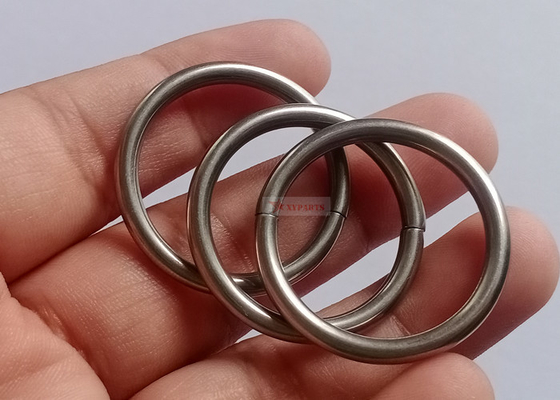 ανοξείδωτο 3x30mm που δένει τα δαχτυλίδια για την επαναχρησιμοποιήσιμη κάλυψη μόνωσης