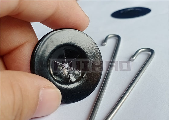 Γάντζοι J από ανοξείδωτο χάλυβα 2,0 x 100 mm που χρησιμοποιούνται με μαύρες ροδέλες αυτοασφάλισης για τη στερέωση πλέγματος σε ηλιακούς συλλέκτες